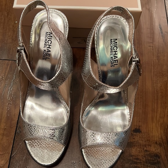 Michael Kors Silver High Heel’s. Women’s Size 8M. 4 1/2 Inch Heel. - Picture 3 of 8